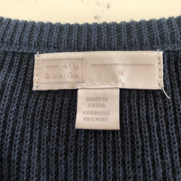 14TH UNION  blue medium cold shoulder blouse - Picture 9 of 11